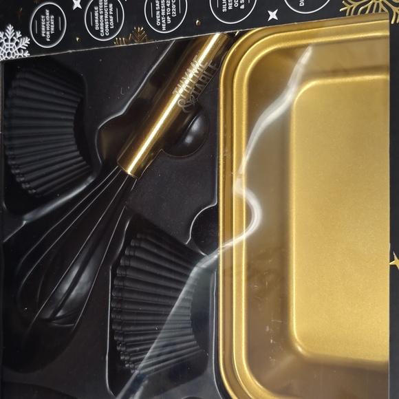 Thyme & Table 11 pc Mini Baking Set Dishwasher Safe Silicone Cupcake Liners NWT - Picture 9 of 9